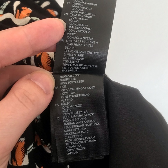 H&M black with flamingo print sleeveless midi - Picture 6 of 8